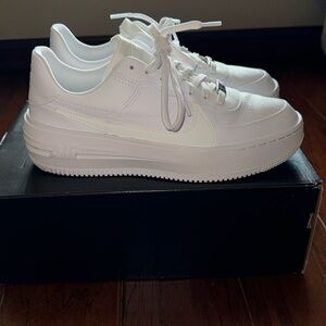 Nike Air Force 1 PLT.AF.ORM Women’s 10.
